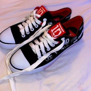 1D shoes